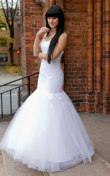 Fit and Flare Lace and Tulle Dress With Sweetheart Neckline