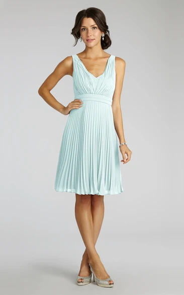 Chiffon A-Line Sleeveless V-Neck Dress With Pleats