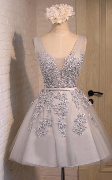 Short V-neck Bow Beading Appliques Tulle Lace Dress