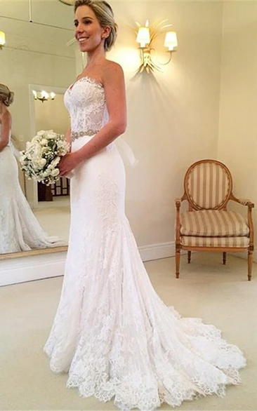 Delicate Sweetheart Sleeveless Lace Mermaid Wedding Dress With Beadings