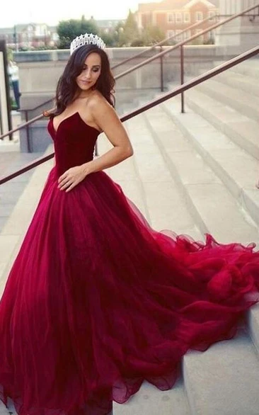 Tulle Floor-length Court Train Ball Gown Sleeveless Romantic Evening Dress with Ruffles