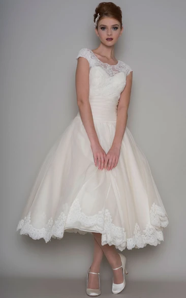 Tea-Length A-Line Scoop Neck Appliqued Cap Sleeve Tulle Wedding Dress