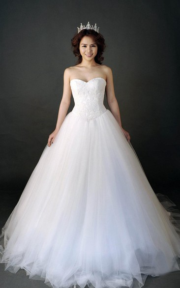 Sweetheart A-Line Tulle Dress With Lace Bodice and Lace-Up Back