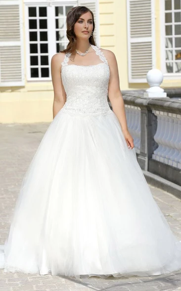 A-Line Floor-Length Halter Sleeveless Tulle Court Train Appliques Dress