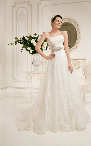 Floor-length Strapless Sleeveless Lace Appliques Dress With Crystal Detailing 