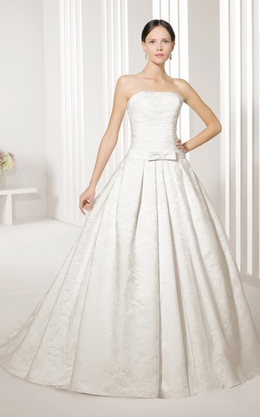 Strapless Delicate Ball Gown With Bow Sash And Pleats